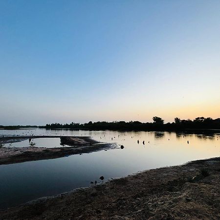 Heda House Bed and Breakfast Sanyang Buitenkant foto
